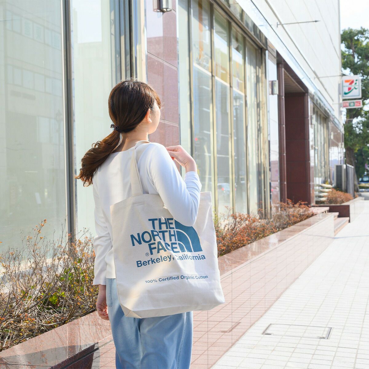 ノースフェイストートバッグコットンTHENORTHFACEザノースフェイスオーガニックコットントートメンズレディース通学学生買い物アウトドアキャンプ人気ザ・ノース・フェイスNM82385