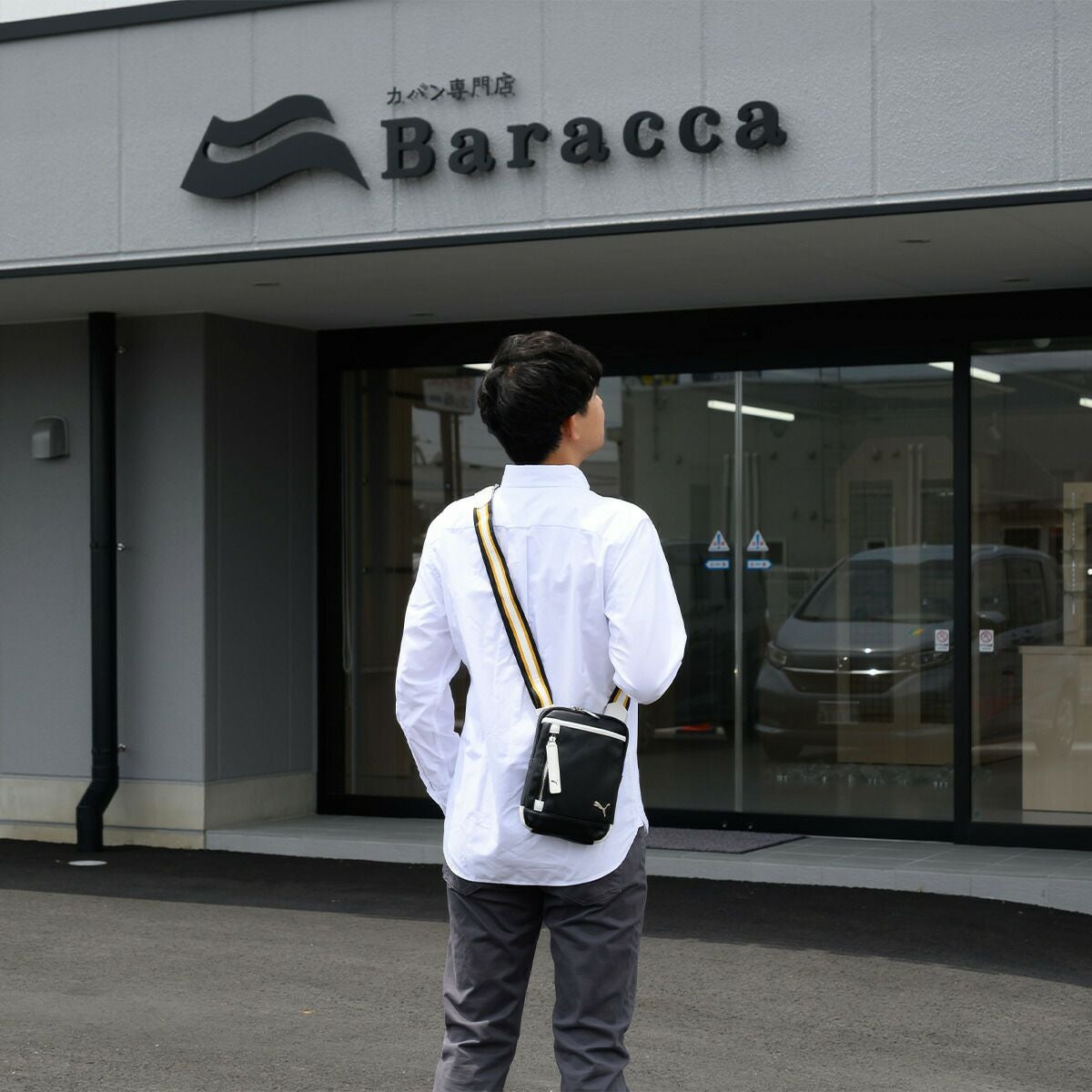 PUMAショルダーバッグミニタテ型プーマバッグメンズレディースショルダー斜め掛けななめ掛けカジュアルコンパクト小さめ普段使い人気スポーツJ20314