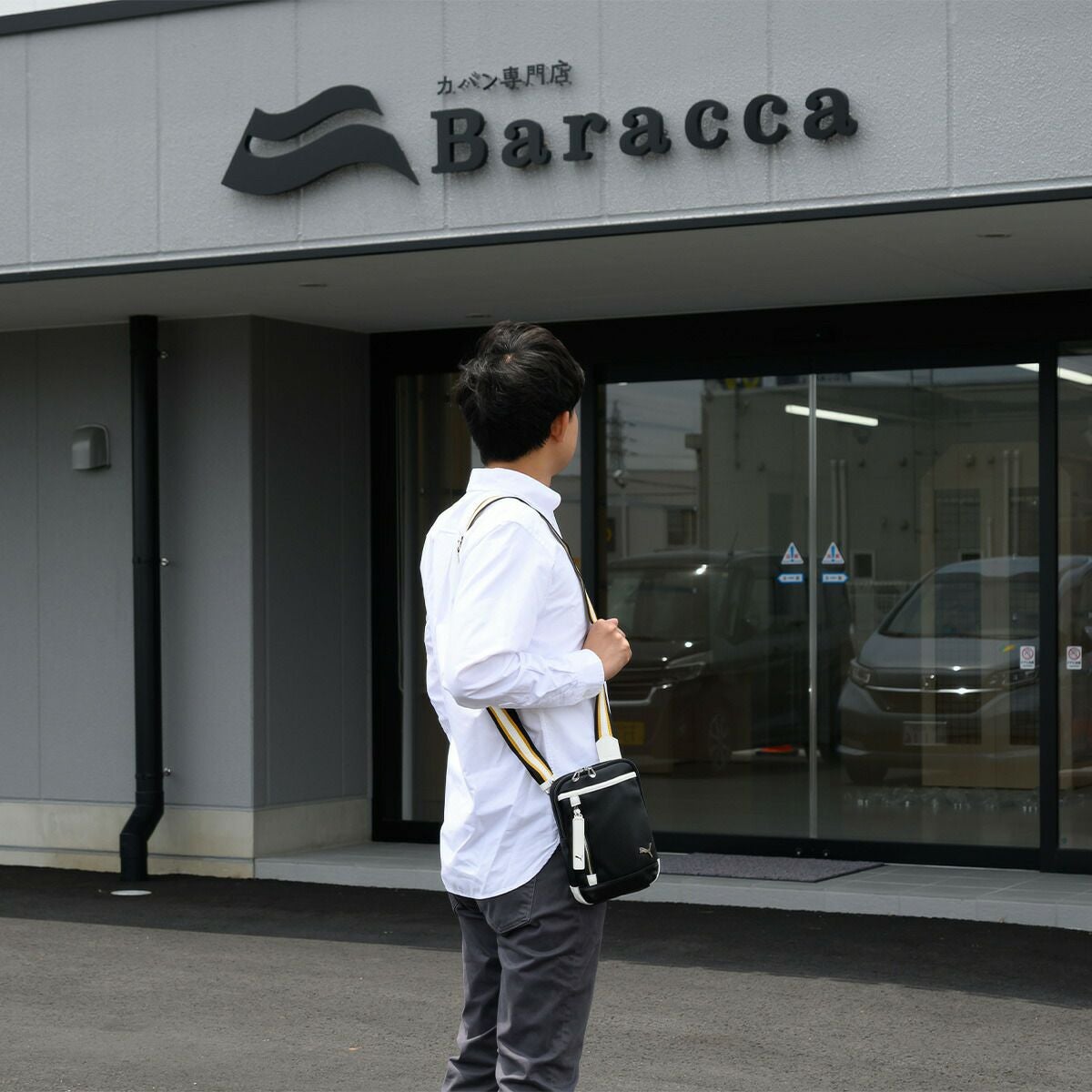 PUMAショルダーバッグミニタテ型プーマバッグメンズレディースショルダー斜め掛けななめ掛けカジュアルコンパクト小さめ普段使い人気スポーツJ20314