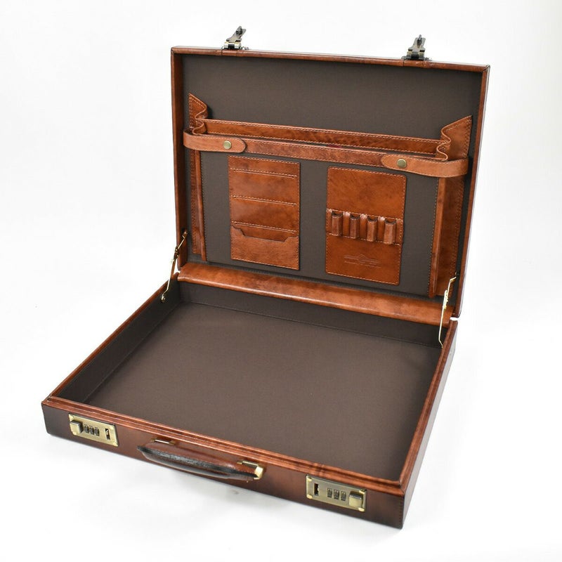 LugardラガードG3シリーズ本革アタッシュケースB4ファイルサイズ