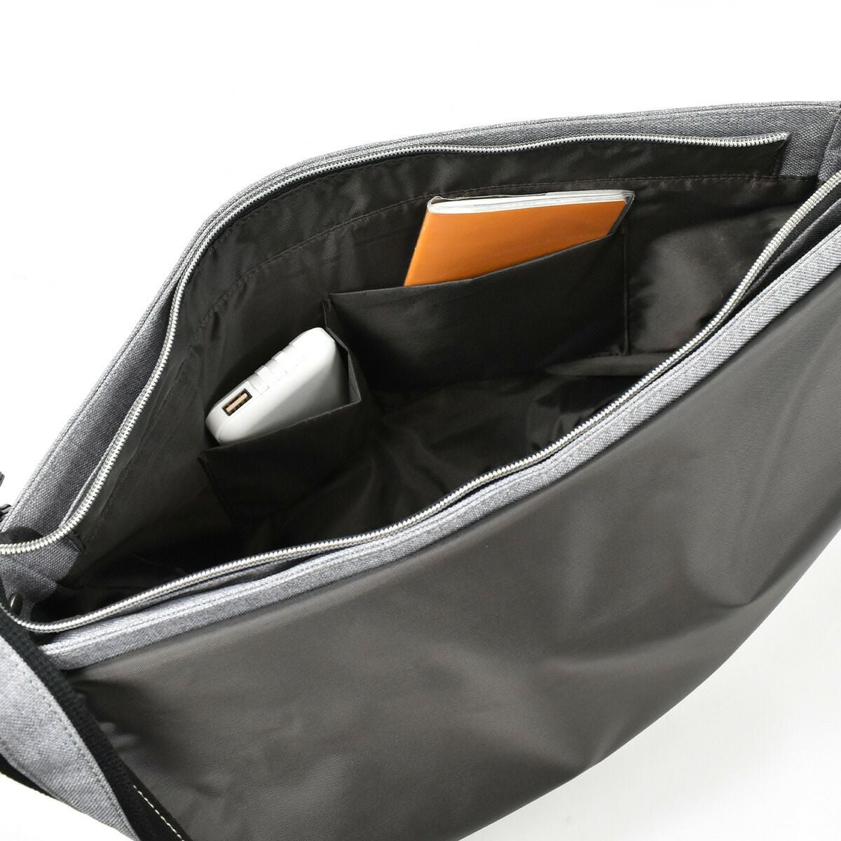 【ポイント最大30倍】MOUSTACHEムスタッシュショルダーバッグA4メンズレディースショルダーショルダーバック斜めがけ斜め掛けバッグバックタブレット収納おしゃれ人気通学軽量A4サイズブランド大きめ大人ナイロン高校生JLG4652