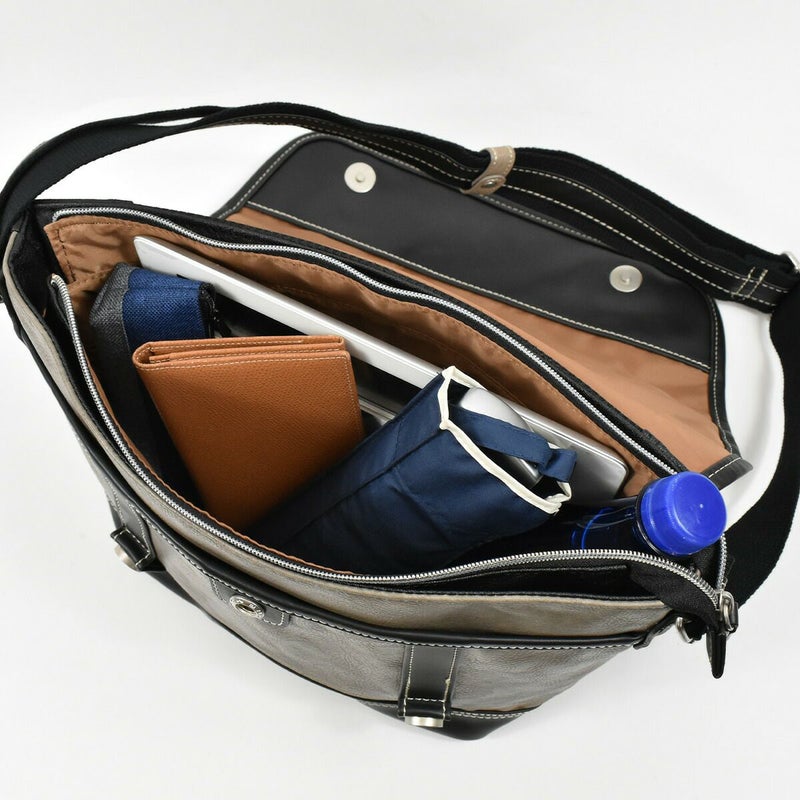 【ポイント最大30倍】MOUSTACHEムスタッシュショルダーバッグメンズレディースショルダーバックショルダー斜めがけ斜め掛け斜めがけバッグタブレット収納おしゃれかっこいい人気通学軽量ブランド小さめ大人合皮夏公園VHW5531