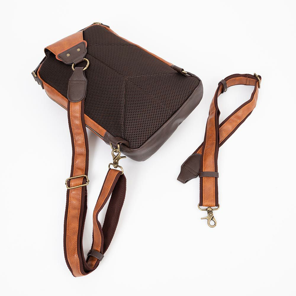 【ポイント最大38倍|10/5限定】Leeリーボディバッグリュックバッグメンズレディースブランドワンショルダーショルダーバッグリュックサックボディバック斜め掛けバッグ斜めがけバッグ男女兼用人気かっこいいシンプル合皮2WAY320-3101