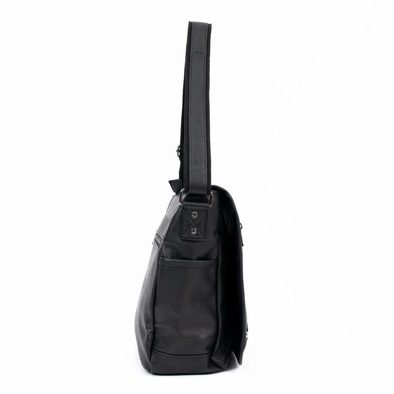 【ポイント最大38倍|10/5限定】LeeリーショルダーバッグバッグA4メンズレディースブランドショルダーバッグボディバッグ斜め掛けバッグ斜めがけバッグ肩掛けカバン斜めがけ斜め掛け人気かっこいいシンプル大人おしゃれ合皮320-3104