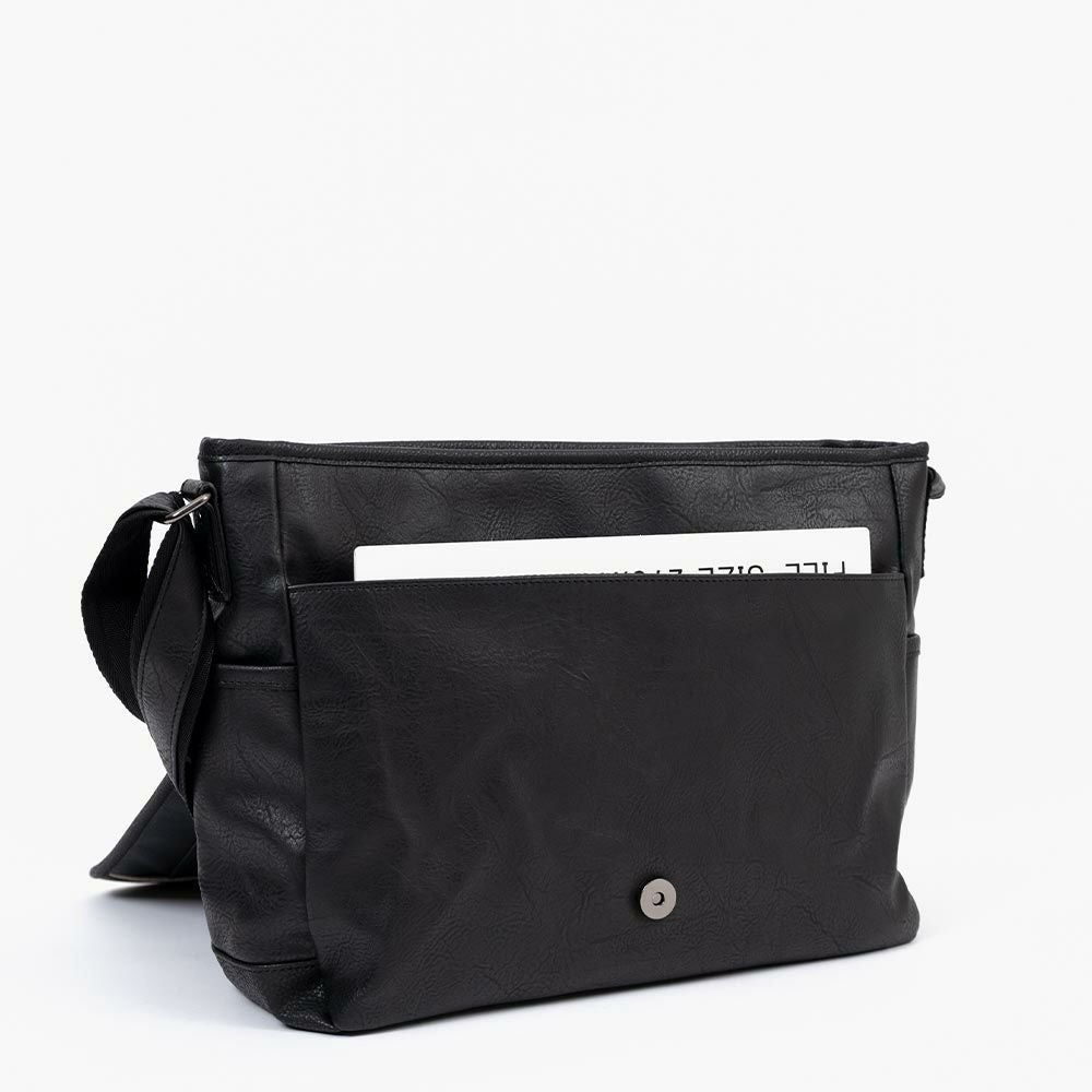 【ポイント最大38倍|10/5限定】LeeリーショルダーバッグバッグA4メンズレディースブランドショルダーバッグボディバッグ斜め掛けバッグ斜めがけバッグ肩掛けカバン斜めがけ斜め掛け人気かっこいいシンプル大人おしゃれ合皮320-3104