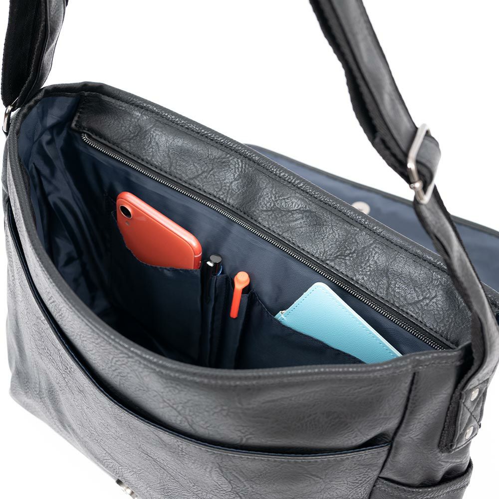 【ポイント最大38倍|10/5限定】LeeリーショルダーバッグバッグA4メンズレディースブランドショルダーバッグボディバッグ斜め掛けバッグ斜めがけバッグ肩掛けカバン斜めがけ斜め掛け人気かっこいいシンプル大人おしゃれ合皮320-3104