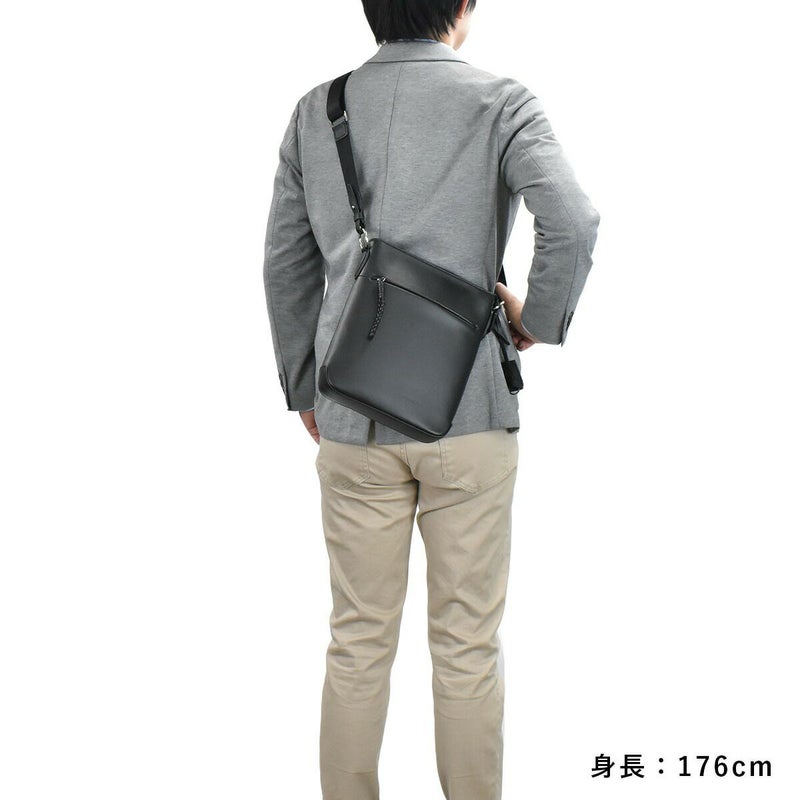 【ポイント最大25倍】P.I.Dピーアイディー本革ショルダーバッグビジネスメンズB5防水撥水エクリール本革ショルダーバッグショルダーバッククラッチバッグ通勤通学レザー革ブランドカジュアルPIDピー・アイ・ディーpaz103