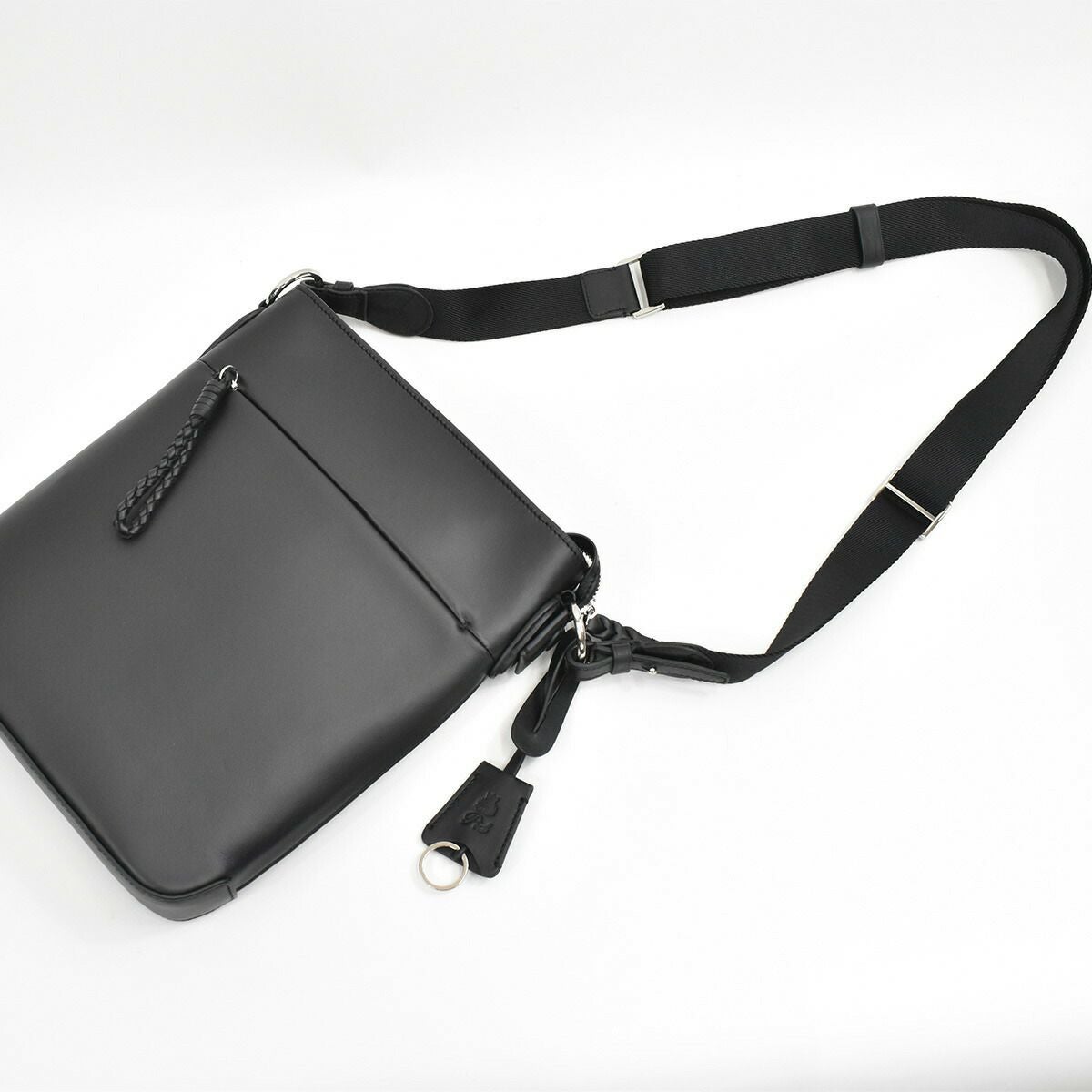 【ポイント最大25倍】P.I.Dピーアイディー本革ショルダーバッグビジネスメンズB5防水撥水エクリール本革ショルダーバッグショルダーバッククラッチバッグ通勤通学レザー革ブランドカジュアルPIDピー・アイ・ディーpaz103