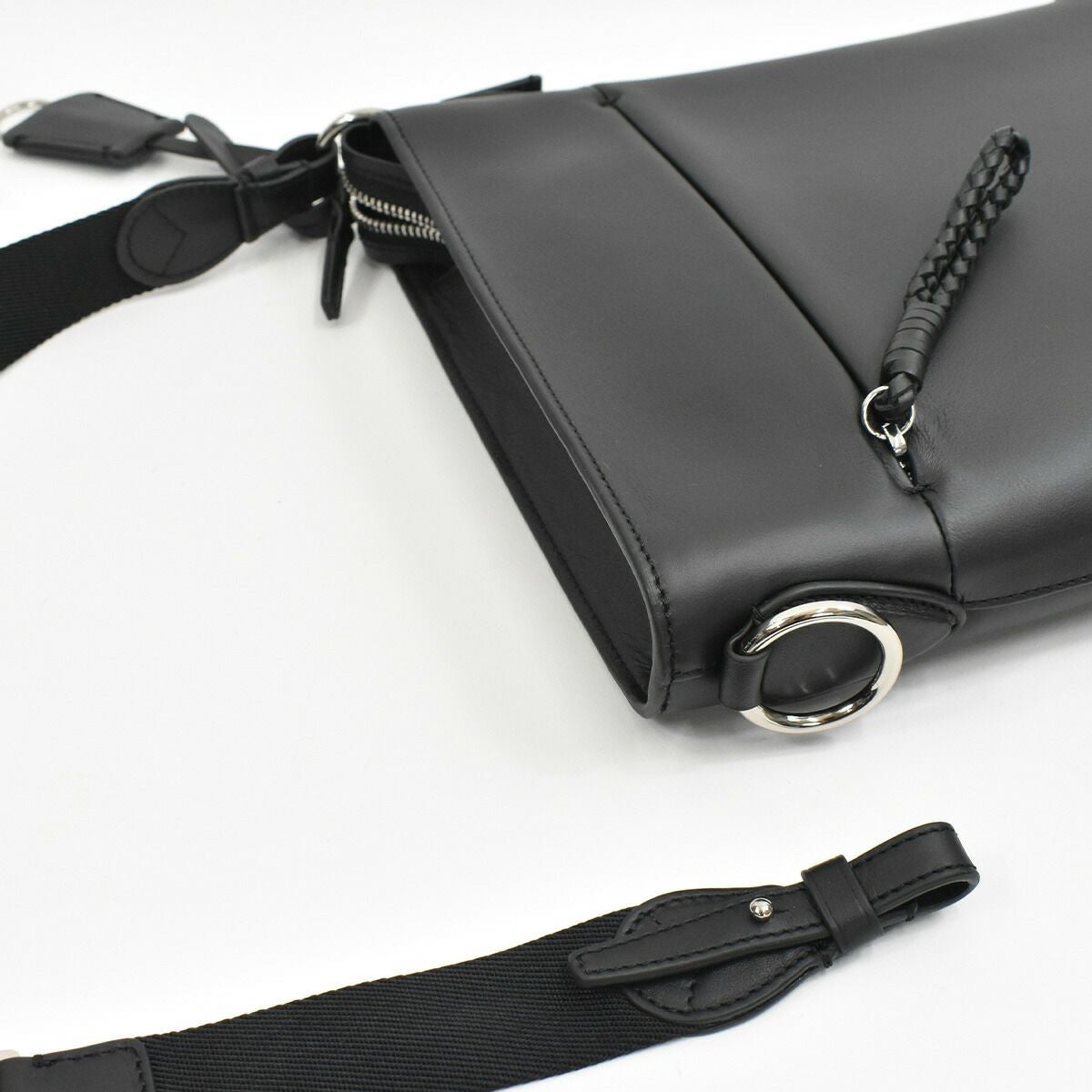 【ポイント最大25倍】P.I.Dピーアイディー本革ショルダーバッグビジネスメンズB5防水撥水エクリール本革ショルダーバッグショルダーバッククラッチバッグ通勤通学レザー革ブランドカジュアルPIDピー・アイ・ディーpaz103