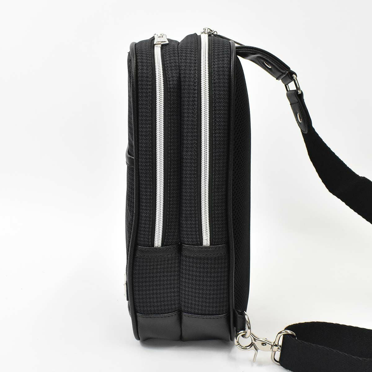 【エントリーで全員19倍★11/4～】ニコルNICOLEボディバッグワンショルダーバッグメンズレディースボディバックショルダーバッグショルダーワンショルダー斜め掛けバッグ斜めがけバッグ大人ブランドおしゃれかっこいい大人大きい大きめNIL230