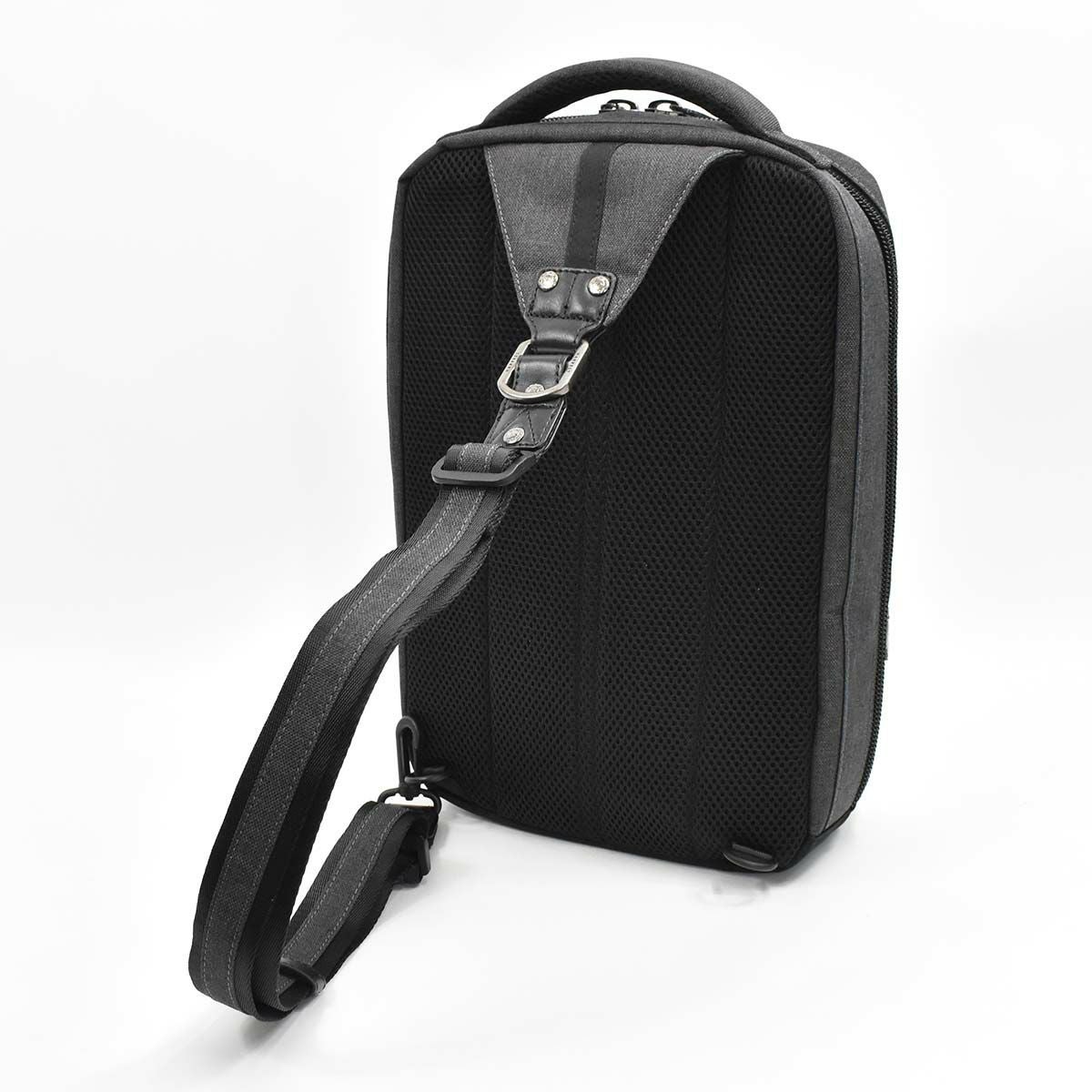 【ポイント最大29倍|12/18限定】ムスタッシュボディバッグA4サイズ大容量MOUSTACHEショルダーバッグメンズレディースボディショルダーバックボディバックブランド人気軽量かっこいいおしゃれ大きい大きめA4iPad収納MDP-0650