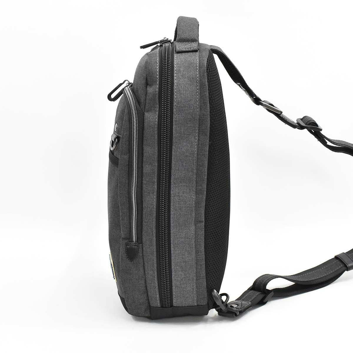 【ポイント最大29倍|12/18限定】ムスタッシュボディバッグA4サイズ大容量MOUSTACHEショルダーバッグメンズレディースボディショルダーバックボディバックブランド人気軽量かっこいいおしゃれ大きい大きめA4iPad収納MDP-0650