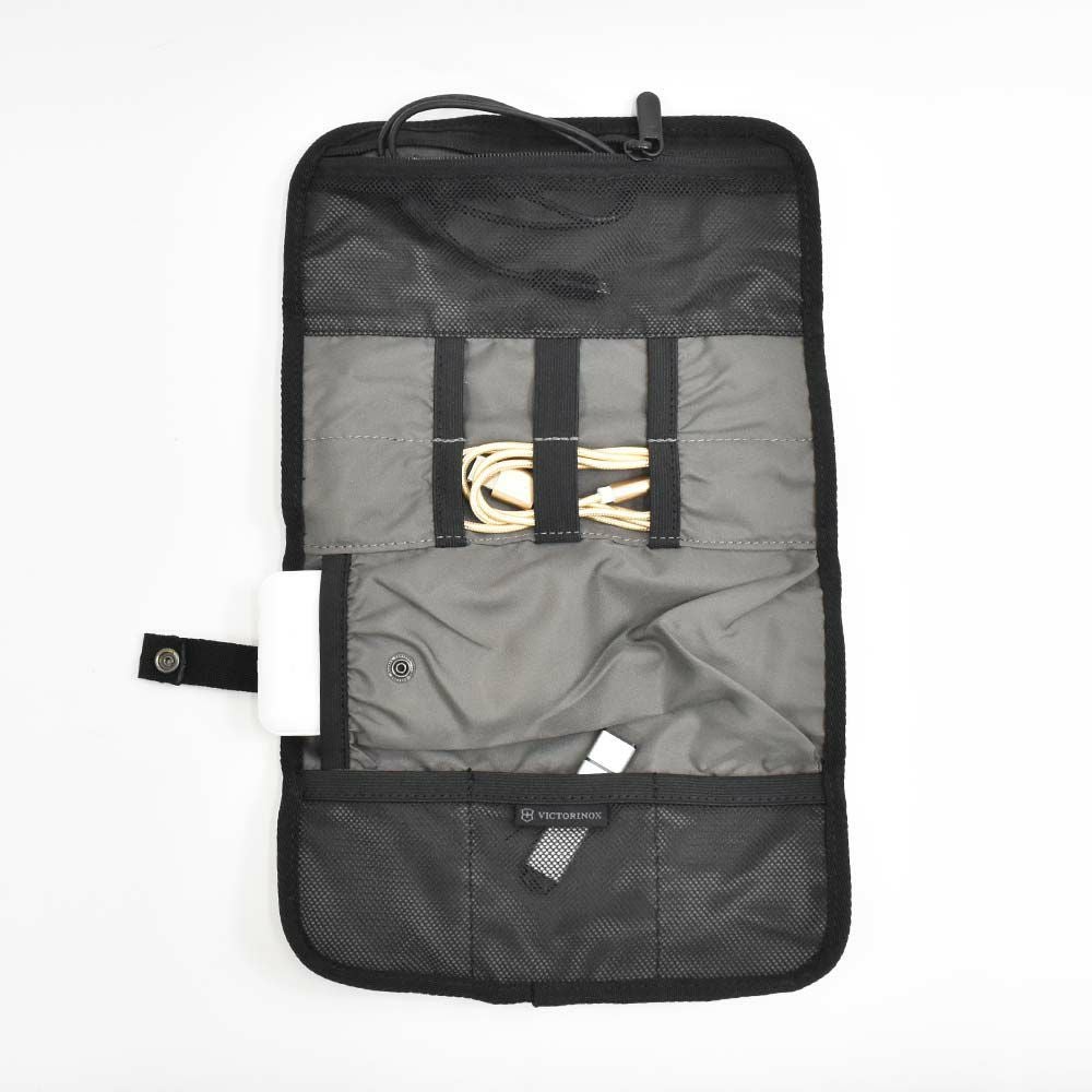 【ポイント最大37倍|7/20限定】ビクトリノックスボディバッグVICTORINOXB5タブレットスリングワンショルダーバッグショルダーバッグメンズレディースボディーバックおしゃれかっこいいブランド大人大容量大きめ黒ブラック日本正規品606796