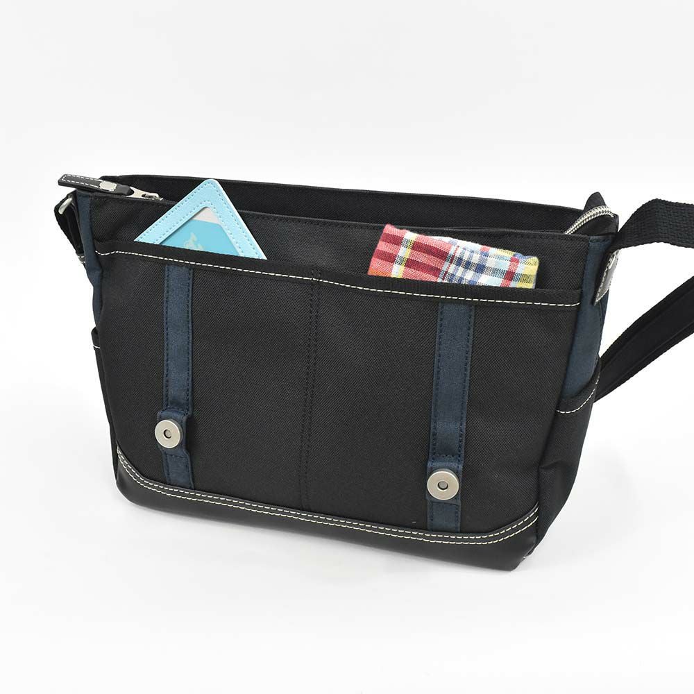 MOUSTACHEショルダーバッグムスタッシュB5メンズレディースショルダーショルダーバック斜めがけ斜め掛けバッグバックおしゃれかっこいいカジュアル人気通学軽量ブランド大人ナイロン小さめ30代40代50代LG4654