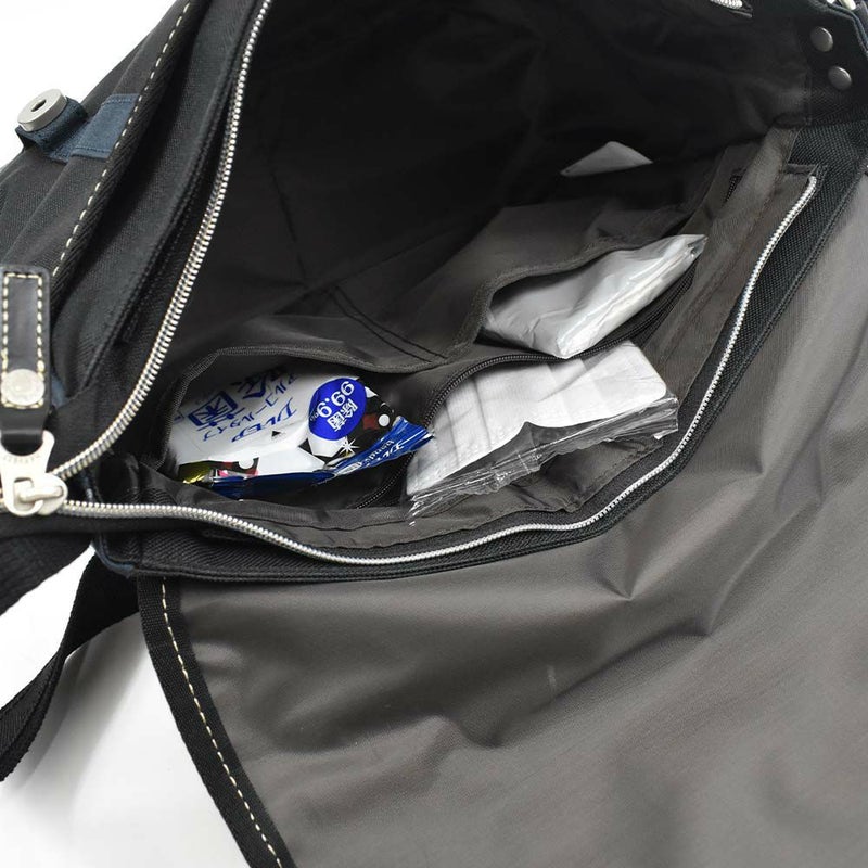 MOUSTACHEショルダーバッグムスタッシュB5メンズレディースショルダーショルダーバック斜めがけ斜め掛けバッグバックおしゃれかっこいいカジュアル人気通学軽量ブランド大人ナイロン小さめ30代40代50代LG4654