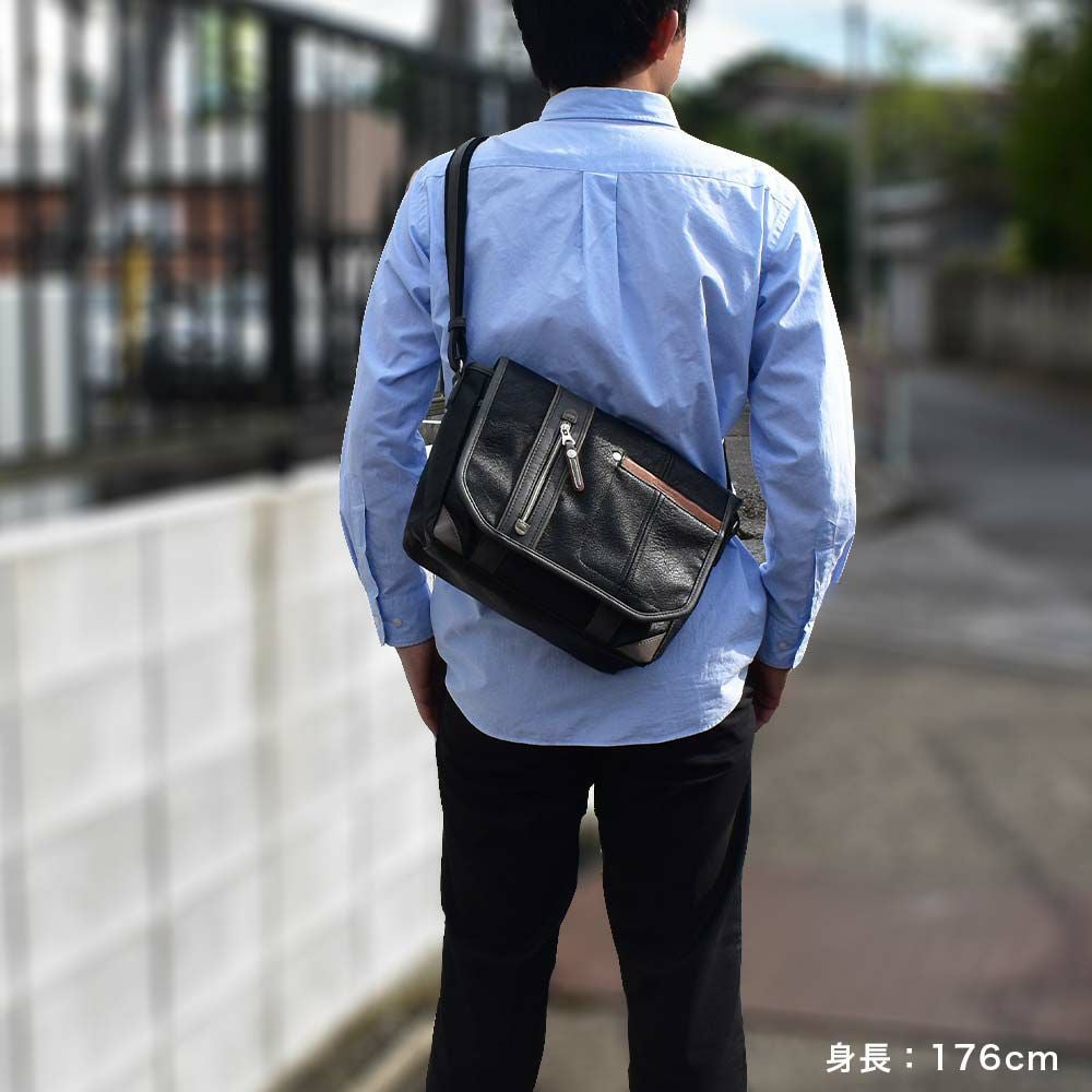 MOUSTACHEショルダーバッグムスタッシュB5メンズレディースショルダーショルダーバック斜めがけ斜め掛けバッグバックおしゃれかっこいいカジュアル人気通学軽量ブランド大人合否小さめ30代40代50代YVQ5949