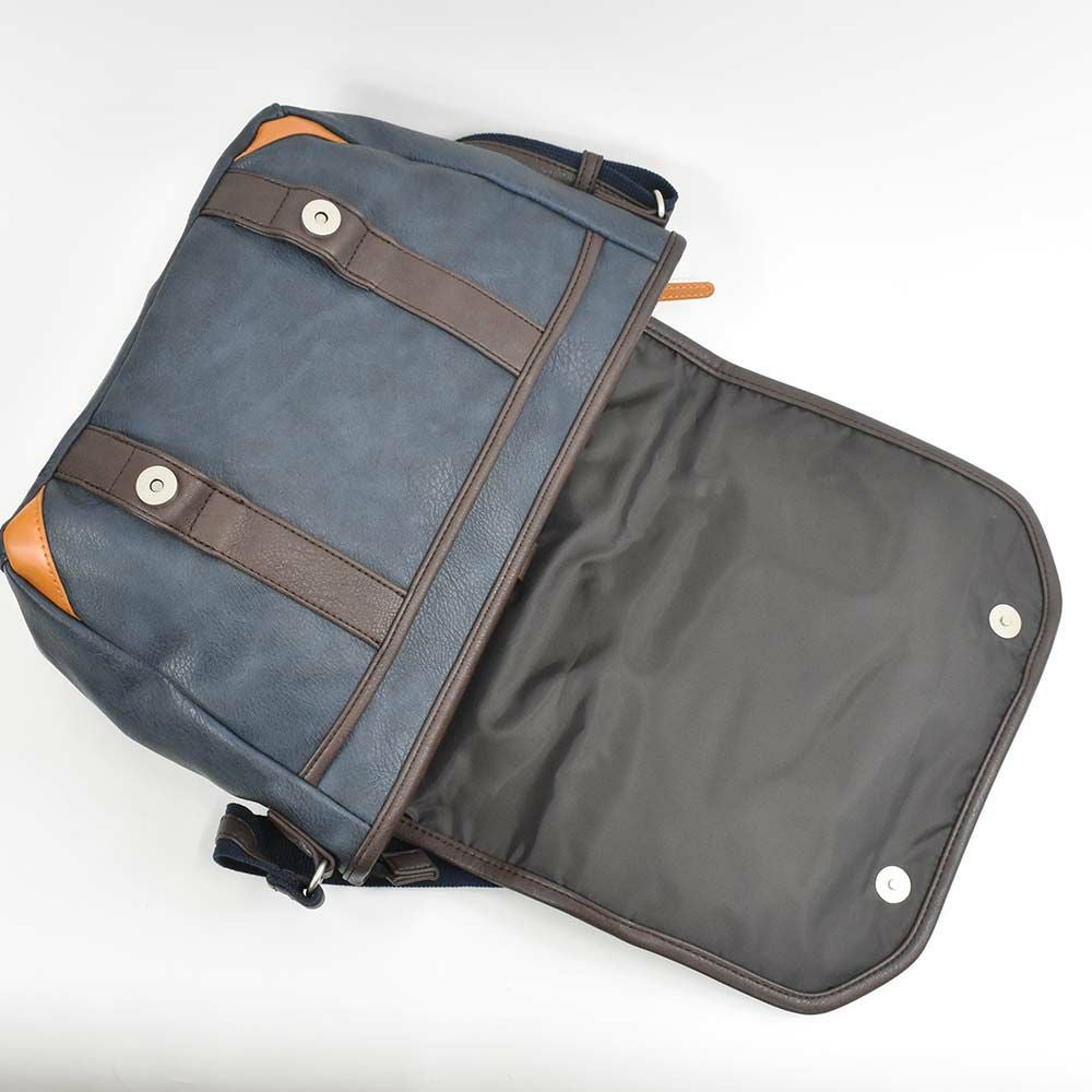 MOUSTACHEショルダーバッグムスタッシュB5メンズレディースショルダーショルダーバック斜めがけ斜め掛けバッグバックおしゃれかっこいいカジュアル人気通学軽量ブランド大人合否小さめ30代40代50代YVQ5949