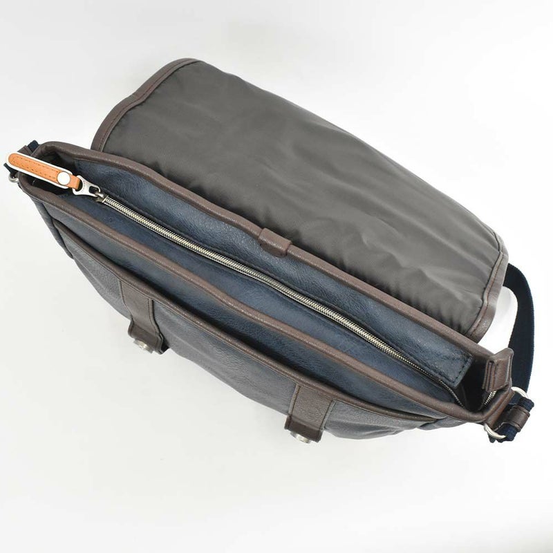 MOUSTACHEショルダーバッグムスタッシュB5メンズレディースショルダーショルダーバック斜めがけ斜め掛けバッグバックおしゃれかっこいいカジュアル人気通学軽量ブランド大人合否小さめ30代40代50代YVQ5949