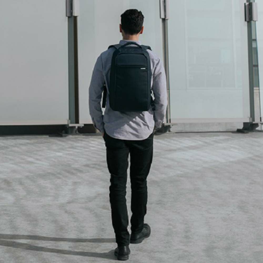 【9/1限定★エントリーで全員21倍】Incaseリュック正規品ICONLitePackインケースバックパックB4メンズレディースアイコンスリムパックナイロンPCリュックビジネスリュック通勤通学コンパクト3717101037171014