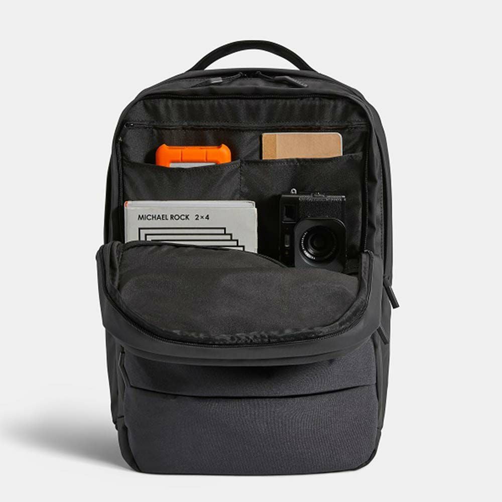 【9/1限定★エントリーで全員21倍】IncaseインケースリュックCityBackpack正規品バックパックB42層式メンズレディースシティドットバックパックPCリュックビジネスリュック通勤通学大容量大きめ2気室