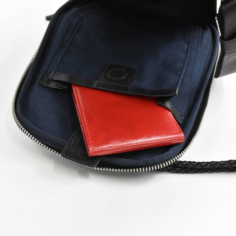 【ポイント最大34.5倍】P.I.Dボディバッグ本革メンズピーアイディー撥水エクリール本革ボディバッグボディバックショルダーバッグワンショルダーバッグ通勤通学ビジネスレザー革ブランドカジュアルPIDピー・アイ・ディーPAZ105