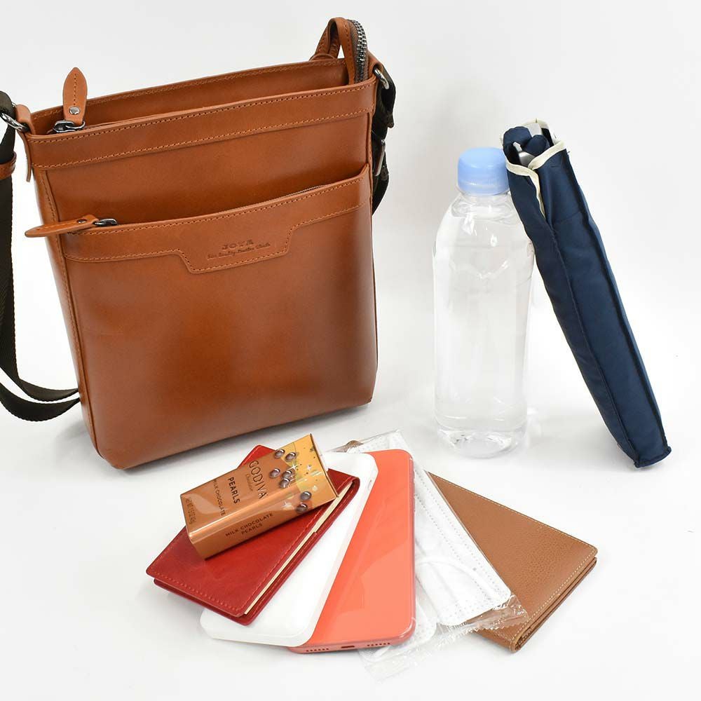 【ポイント最大34.5倍】JOYAショルダーバッグ本革メンズ小さめジョヤ本革ショルダーバッグショルダーバック斜め掛けバッグ斜めかけバッグ肩掛けカバン革レザー大人休日軽いブランドコンパクト40代50代60代J4210