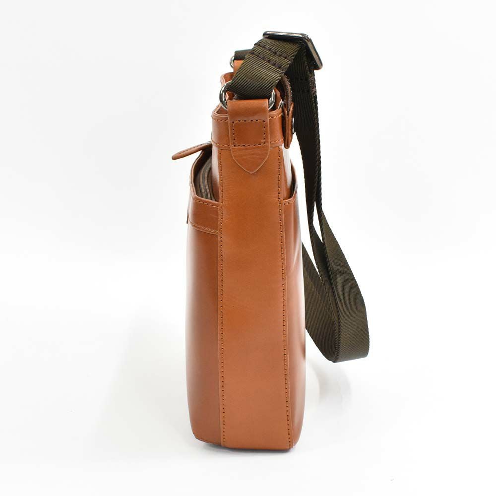 【ポイント最大34.5倍】JOYAショルダーバッグ本革メンズ小さめジョヤ本革ショルダーバッグショルダーバック斜め掛けバッグ斜めかけバッグ肩掛けカバン革レザー大人休日軽いブランドコンパクト40代50代60代J4210