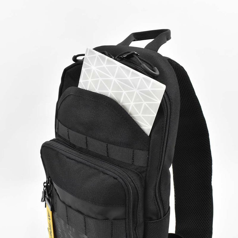 AVIREXボディバッグB5メンズ大容量アビレックスバッグショルダーバッグアヴィレックスボディバックボディーバッグブランド人気軽量かっこいいミリタリーAVX601