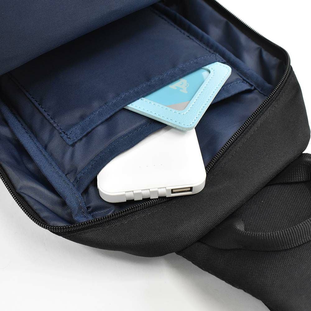 AVIREXボディバッグB5メンズ大容量アビレックスバッグショルダーバッグアヴィレックスボディバックボディーバッグブランド人気軽量かっこいいミリタリーAVX601