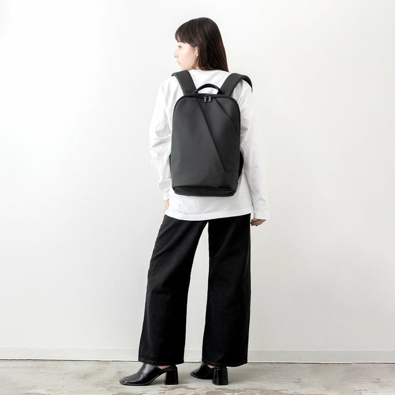 KLONリュッククローンメンズレディースMATTECOATEDRUCKSACKWAV14Lバックパックリュックサック通学通勤撥水おしゃれブラック黒モノトーン