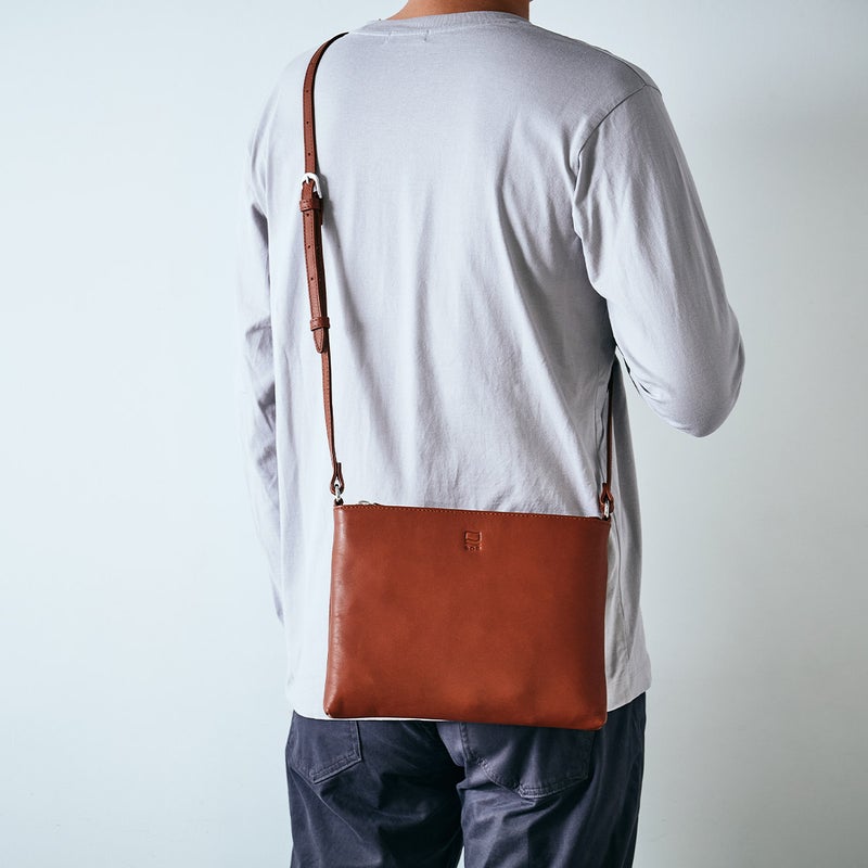 サコッシュショルダーバッグメンズ本革レザーブランドファスナー付き革大容量大きめ人気おすすめサコッシュバッグレディース斜めがけ大人30代40代50代エペepeepe006