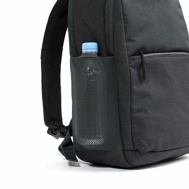 IncaseインケースリュックFacet20LBackpack正規品BlackバックパックA4メンズレディースバックパックPCリュックビジネスリュックビジネス通勤通学人気おしゃれ