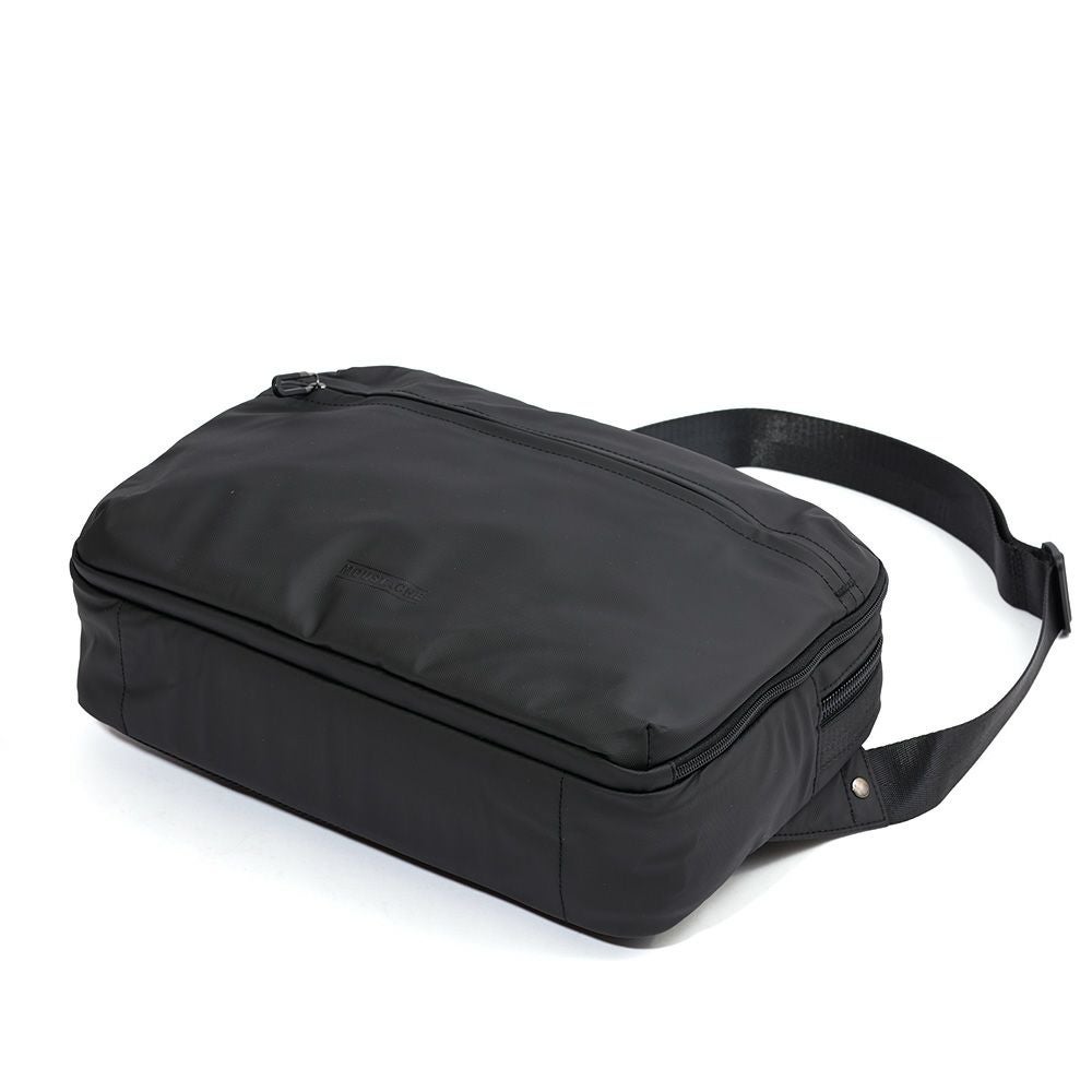 MOUSTACHEショルダーバッグメッセンジャーバッグボディバッグムスタッシュ大容量メンズレディース斜めがけ斜め掛けおしゃれかっこいいカジュアル人気通学軽量ブランド大人30代40代50代MJT4587