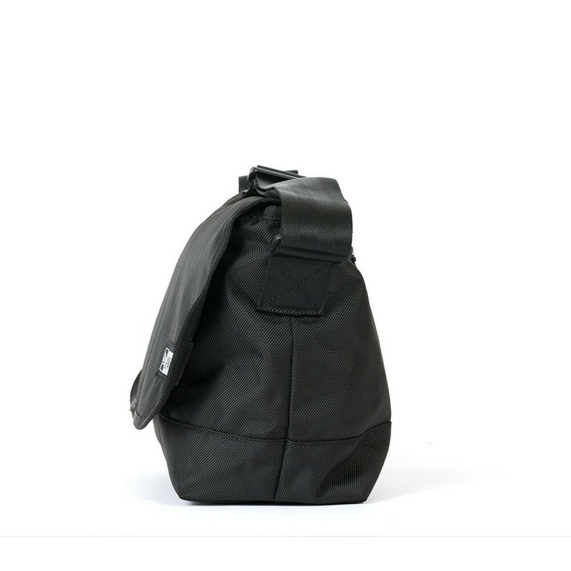 ニューエラショルダーバッグNEWERAメンズレディース9Lブラックショルダーバックかぶせ大きめ大容量人気ブランド軽量おしゃれNEWERA