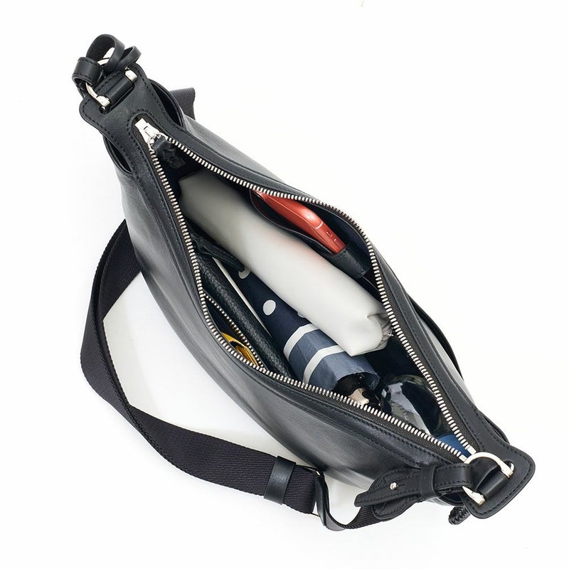 P.I.Dショルダーバッグ本革メンズピーアイディー撥水三日月型舟形通勤ショルダーショルダーバッグビジネスレザー革ブランドカジュアルPIDピー・アイ・ディーPAZ108