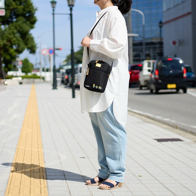 Leeリーショルダーバッグミニオンminionコラボバッグブランドショルダーバック斜め掛け斜めがけ人気ブランドかっこいいシンプル大人おしゃれキャラクターミニオンズminions320-30030