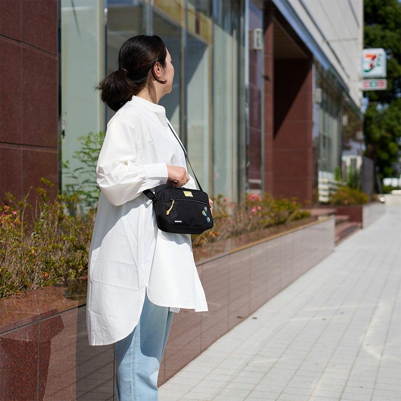 Leeリーショルダーバッグミニオンminionコラボバッグブランドショルダーバック斜め掛け斜めがけ人気ブランドかっこいいシンプル大人おしゃれキャラクターミニオンズminions320-30032