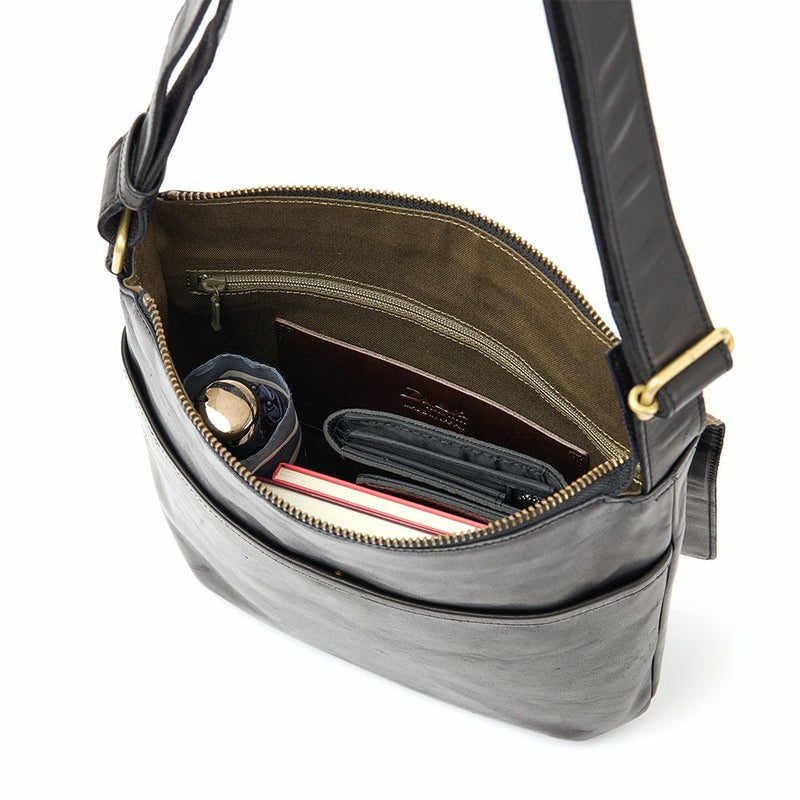 ダコタショルダーバッグメンズ縦型Dakota本革革レザー馬革バッグショルダーバック斜めがけ斜め掛けブランドおしゃれ大人縦長大きめ薄いダコタブラックレーベル軽い軽量1623804