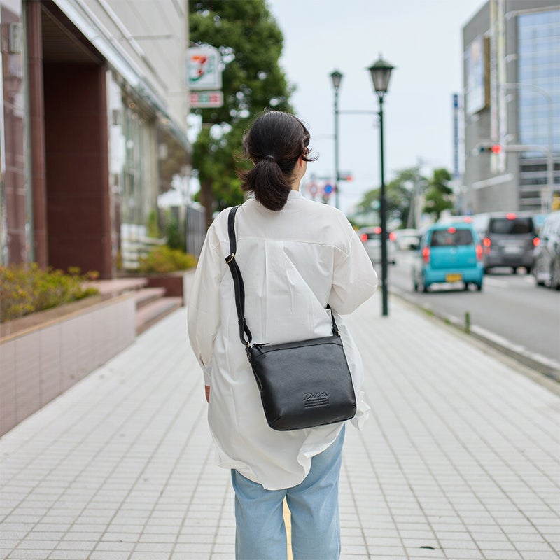 ダコタバッグショルダーバッグレディース女性Dakotaジェントリー本革革レザースクエア大きめショルダーバッグ斜め掛け斜めがけ軽い軽量おしゃれブランド人気30代40代50代1034511