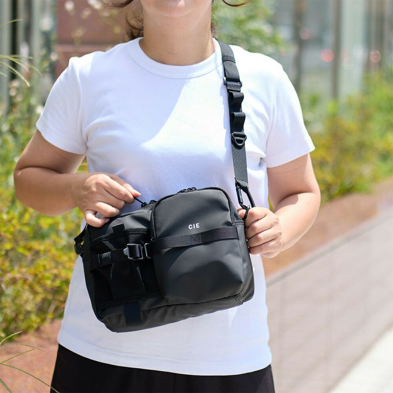 CIEショルダーバッグバッグシーGRID3BOTTLESHOULDERBAGMメンズレディースペットボトルが入る斜めがけ斜め掛けブランド評判人気防水撥水おすすめ正規品日本製グリッド3032065