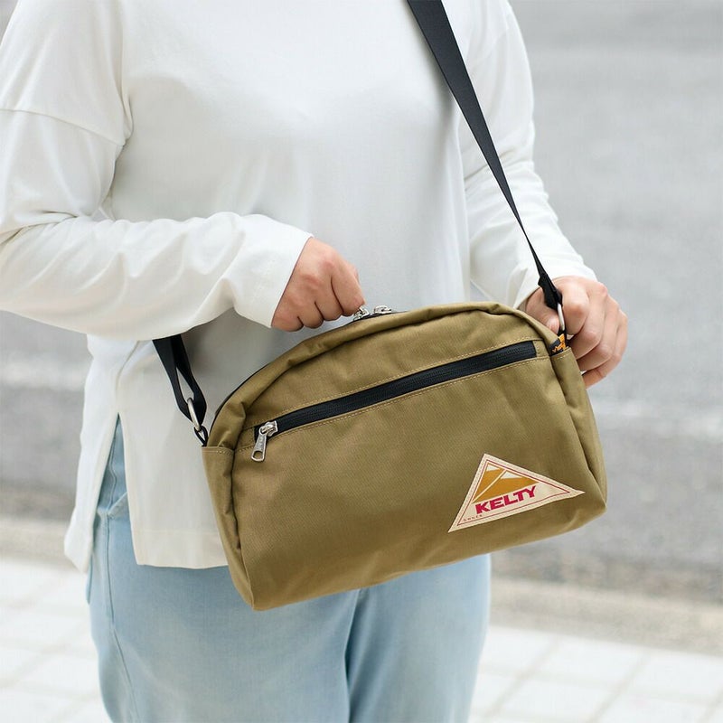 ケルティショルダーバッグKELTYメンズレディースROUNDTOPBAGMショルダーバックショルダーバッグ斜め掛けバッグ斜めがけバッグ肩掛けカバン斜め掛け大容量大きめおしゃれ撥水軽い軽量32592078