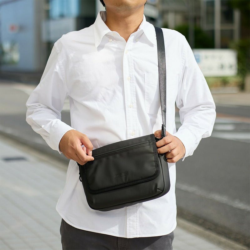 MOUSTACHEショルダーバッグムスタッシュメンズレディース斜めがけ斜め掛けおしゃれかっこいいカジュアル人気通学ブランド大人小さめコンパクト30代40代50代MJT-4584