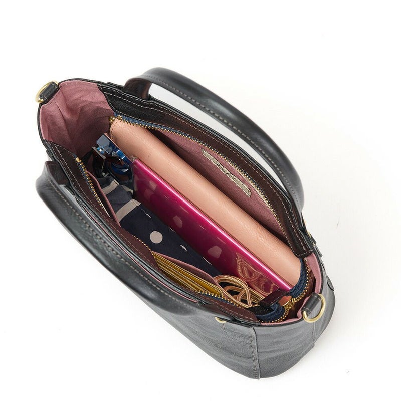 ダコタバッグショルダーバッグ2wayバッグ横型レディース女性Dakotaキューブ本革革レザー斜め掛け斜めがけ軽い軽量おしゃれ大人ブランド人気小さめ小さい30代40代50代1030307